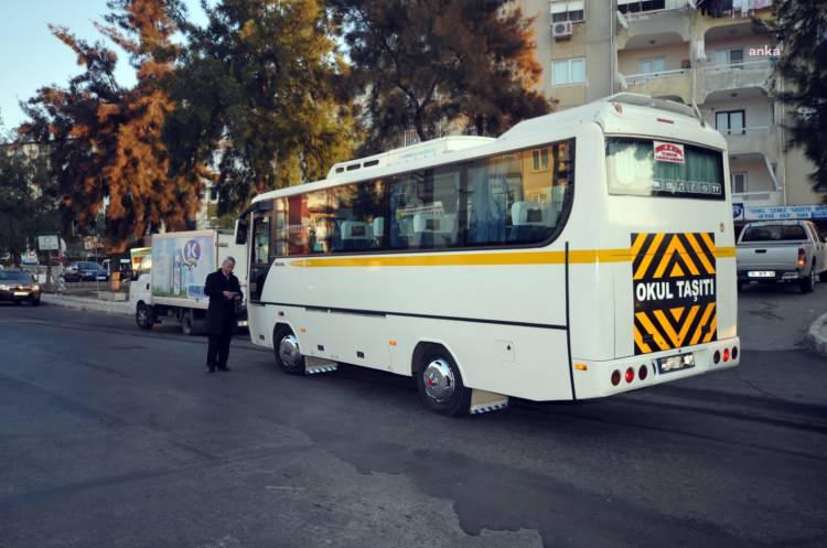 <p><strong>DAVAYI KAZANDIM ÇOCUĞUMU ALMADILAR</strong></p>

<p>Fahiş fiyat artışını Tüketici Hakem Heyeti'ne götürüp kazanan bir başka bir veli ise çocuğunun servis aracında yer kalmadığı gerekçesiyle kaydının yapılmadığını yazdı.</p>
