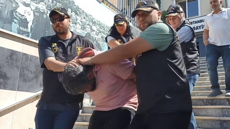 <p>Kağıthane’de Filistinli iş insanı Anas El Abd Quadir’in hayatını kaybettiği, iki kişinin de yarandığı saldırıyla ilgili İstanbul’da gözaltına alınan 3’ü Suriye uyruklu 4 kişi adliyeye sevk edildi. Polis soruşturması sonrasında saldırıyla ilgili yeni detaylar ortaya çıktı. </p>
