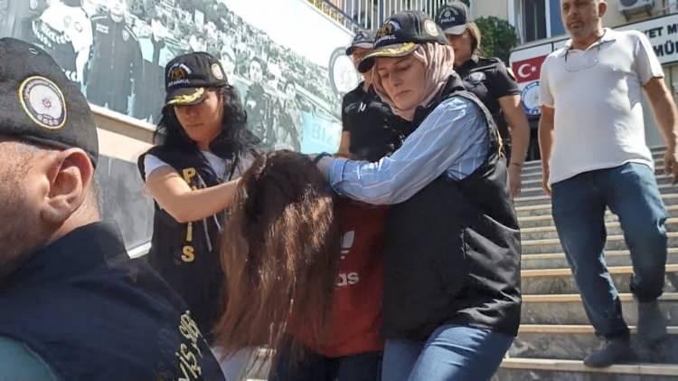 <p>Kağıthane'de 18 Ağustos Pazar günü 2024 tarihinde saat 22.50’de Kağıthane’de yaşanan silahlı saldırıda İsrail asıllı Filistinli İş insanı Anas El Abd Quadir hayatını kaybederken yanında bulunan Filistinli iş insanı Fadı M. ile korumaları Eray K. yaralanmışlardı. Saldırganlar olaydan sonra hızla kaçmışlar ve kısa süre içinde yurt dışına çıktıkları belirlenmişti.</p>

<p> </p>
