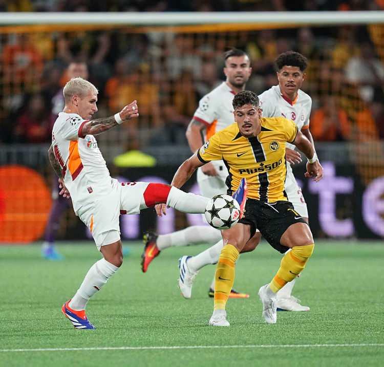 <p>UEFA Ülke puanı sıralaması, alınan günlük maçların sonuçlarına göre güncelleniyor.<br />
<br />
Sıralamada 24-25 sezonunda topladığı 89.160 puanla İngiltere bulunuyor.</p>