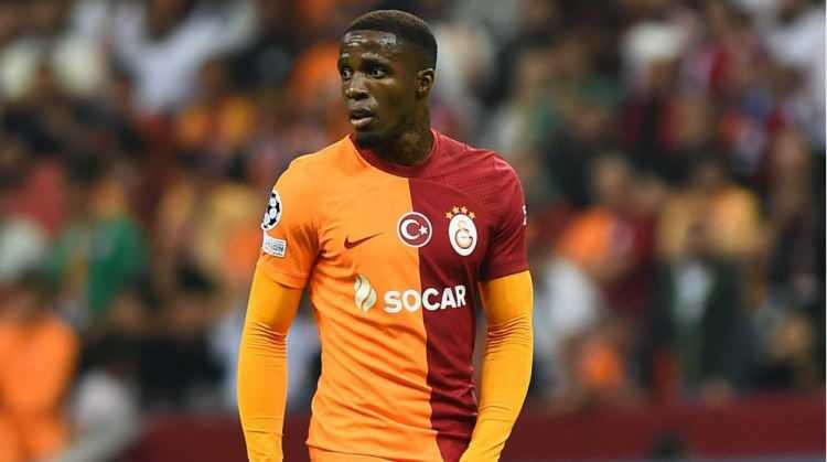 <p>Zaha'nın İngiltere'ye dönüşü vergi problemi nedeniyle askıya alındı.</p>