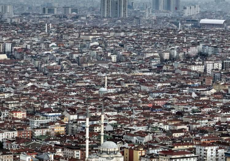 <p>Avcılar'da hava sıcaklığı ve hissedilen sıcaklık 23,8, nem oranı y&uuml;zde 86 olarak &ouml;l&ccedil;&uuml;ld&uuml;.</p>
