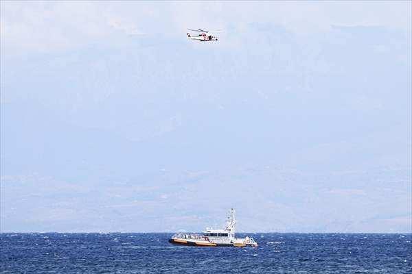 <p>Arama çalışmalarına havadan birkaç helikopterin de destek verdiği kaydedildi.</p>
<p> </p>