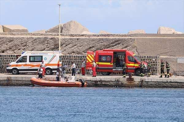 <p>Palermo'daki Arenella Limanı'na gitmeyi planlıyorduk ama fırtınaya yakalandık.</p>