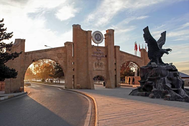 <p><span style="color:#B22222"><strong>BURDUR MEHMET AKİF ERSOY ÜNİVERSİTESİ 10 ÖĞRETİM ELEMANI ALACAK</strong></span></p>
<p> </p>
<p>Burdur Mehmet Akif Ersoy Üniversitesi Rektörlüğü; Mühendislik Mimarlık Fakültesi'ne 1 araştırma görevlisi, Sanat ve Tasarım Fakültesi'ne 1 öğretim görevlisi, Bucak Emin Gülmez Teknik Bilimler Meslek Yüksekokulu'na 2 öğretim görevlisi, Bucak Hikmet Tolunay Meslek Yüksekokulu'na 1 öğretim görevlisi, Diş Hekimliği Fakültesi'ne 1 öğretim görevlisi, Rektörlüğü 4 öğretim görevlisi olmak üzere toplam 10 öğretim elemanı alacak.</p>
<p>20 Ağustos 2024 tarihinde başlayan başvurular 3 Eylül 2024 tarihinde sona erecek.</p>