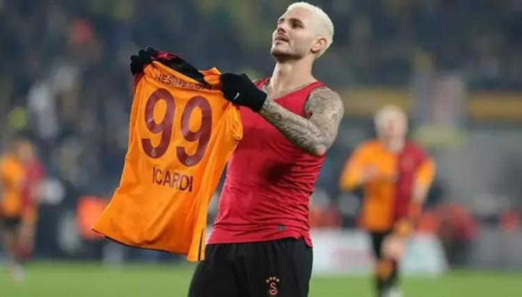 <p><strong>Galatasaray'ın yıldız futbolcusu Mauro Icardi, yeni tesellisine milyon TL ödedi. Yeni aldığı lük otomobiliyle verdiği pozlar sosyal medyada gündem oldu.</strong></p>
