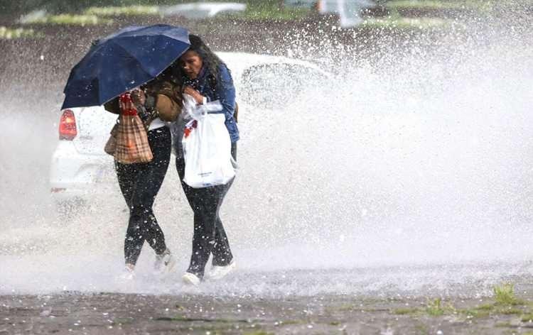 <p>DİYARBAKIR 23&deg;C, 42&deg;C<br />
Az bulutlu ve a&ccedil;ık</p>

<p>&nbsp;</p>

<p>GAZİANTEP 23&deg;C, 41&deg;C<br />
Az bulutlu ve a&ccedil;ık</p>

<p>&nbsp;</p>

<p>SİİRT 26&deg;C, 40&deg;C<br />
Az bulutlu ve a&ccedil;ık</p>

<p>&nbsp;</p>

<p>ŞANLIURFA 27&deg;C, 42&deg;C<br />
Az bulutlu ve a&ccedil;ık</p>
