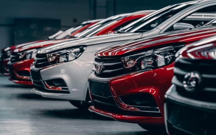 <p>Ayrıca bu bayilerin ikinci el motorlu kara taşıtı ticareti yetki belgeleri iptal edilerek bu işletmelerin 1 yıl süreyle ikinci el taşıt ticaretiyle iştigal etmeleri engellendi." diye konuştu.</p>
<p> </p>