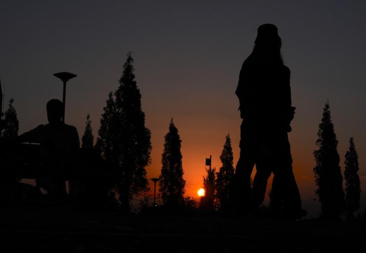 <p>Kültür ve Turizm Bakanlığınca Türkiye Kültür Yolu Festivalleri kapsamında Erzurum'da düzenlenen "Erzurum Kültür Yolu Festivali"ne gelen vatandaşlar Erzurum Kalesi bölgesini gezdi.</p>
