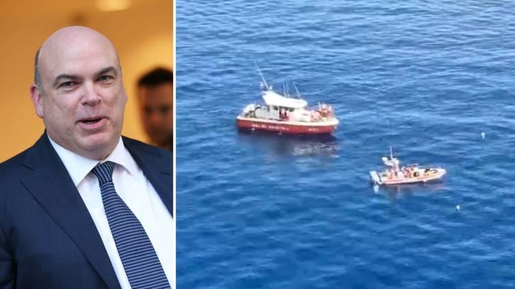 <p>İtalya’nın Sicilya geadası açıklarında demirliyken önceki gün fırtınanın ardından çıkan hortum nedeniyle batan yattaki kayıp 6 kişiyi bulmak için denizde çalışmalar sürüyor.</p>
