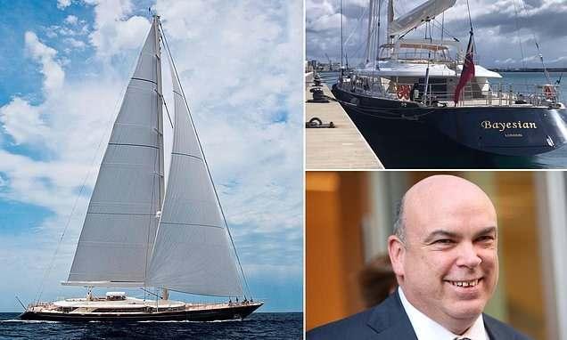 <p>Diğer yandan, Lynch’in tekneyle batmasının, dolandırıcılık davasında birlikte başarılı bir şekilde mücadele ettiği eski iş arkadaşı Stephen Chamberlain’in de trafik kazasında ölmesinden birkaç gün sonra gerçekleşmesi dikkat çekti.</p>
