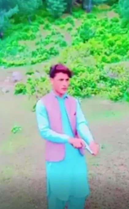 <p>Hayatını kaybeden gencin TikTok'a daha önceleri arkadaşlarıyla şakalaşırken ya da kriket oynarken çekilen videoları yüklediği açıklandı.</p>
<p> </p>