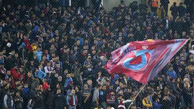 <p>Galatasaray, Başakşehir ve Trabzonspor bu hafta ve önümüzdeki hafta play-off maçları oynayacak.</p>
