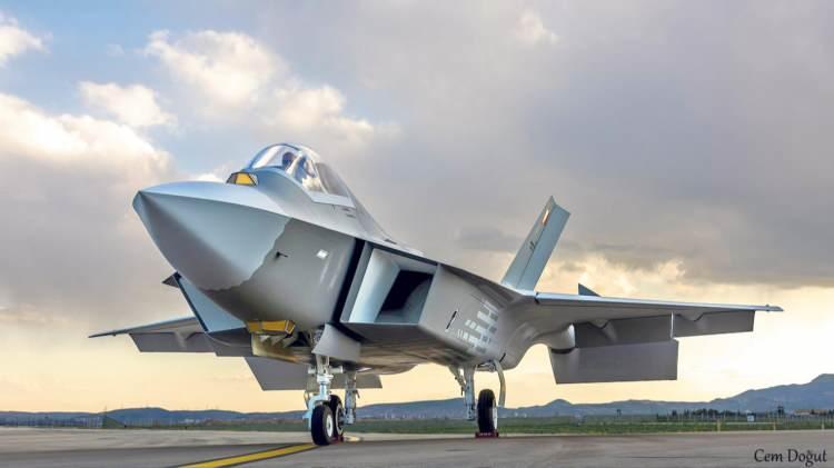 <p><strong>Analizin devamında şu açıklamalara yer verildi;</strong></p>
<p>"Türkiye, 2019 yılında Rus S-400 hava savunma füze sistemlerini ithal ettiğinde F-35 Ortak Saldırı Uçağı programından askıya alındıktan sonra yeni F-16'ları talep etti. 2021'de ilk talebi yaptıktan kısa bir süre sonra, Cumhurbaşkanı Recep Tayyip Erdoğan, askıya alınmadan önce Türkiye'nin F-35'ler için ödediği tahmini 1,4 milyar doların iadesini alma veya bu miktarın F-16 anlaşmasından düşülmesini istediğini ifade etti. Ankara, hava kuvvetleri için 100 F-35A edinmeyi umuyordu."</p>