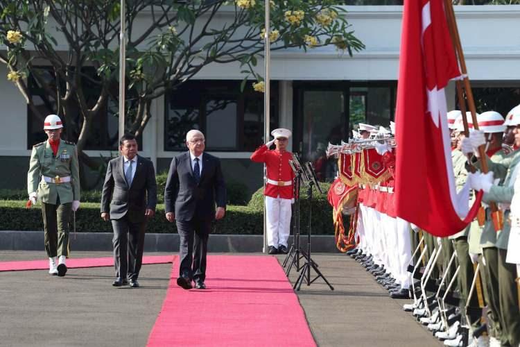 <p>Endonezya aynı zamanda Türkiye ile çok katmanlı bir hava savunma sistemi geliştirmek üzere bir başka sözleşme daha imzaladı.</p>
