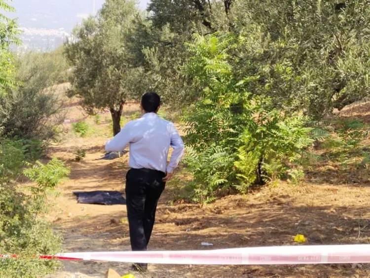 <p><span style="color:#B22222"><strong>EŞİYLE BOŞANMA AŞAMASINDAYMIŞ</strong></span></p>

<p>&nbsp;</p>

<p>İnşaat işlerinde &ccedil;alıştığı &ouml;ğrenilen Vesim Şimşek'in eşiyle boşanma aşamasında olduğu &ouml;ğrenildi.</p>
