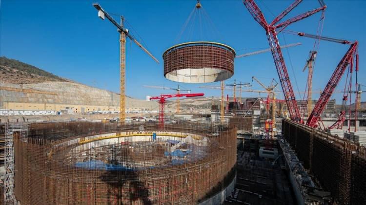<p>ABD, halihazırda 94 nükleer reaktörde aktif olarak enerji üretirken, Çin'de 58, Fransa'da 56, Rusya'da 36, Güney Kore'de 26, Hindistan'da 20 ve Kanada'da 19 reaktör faaliyetlerine devam ediyor.</p>
