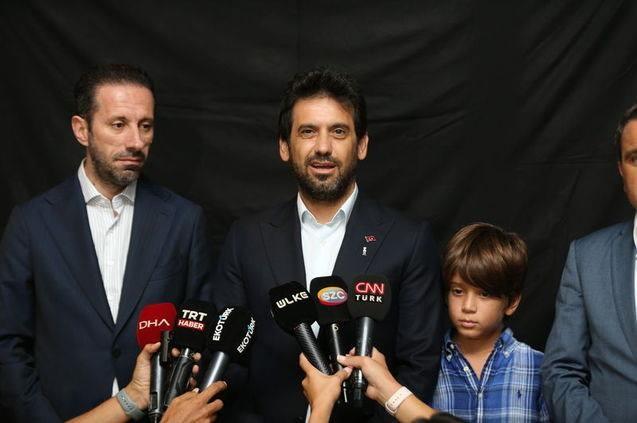 <p>Programa, Kültür ve Turizm Bakanlığı Yaşayan Miras ve Kültürel Etkinlikler Genel Müdürü ve Türkiye Kültür Yolu Festivalleri Direktörü Selim Terzi, Çanakkale Savaşları Gelibolu Tarihi Alan Başkanı İsmail Kaşdemir, Troya Müzesi Müdürü Rıdvan Gölcük, Troya Antik Kenti Kazı Heyeti Başkanı ve Çanakkale Onsekiz Mart Üniversitesi Öğretim Üyesi Prof. Dr. Rüstem Aslan ile çok sayıda davetli katılım sağladı.</p>