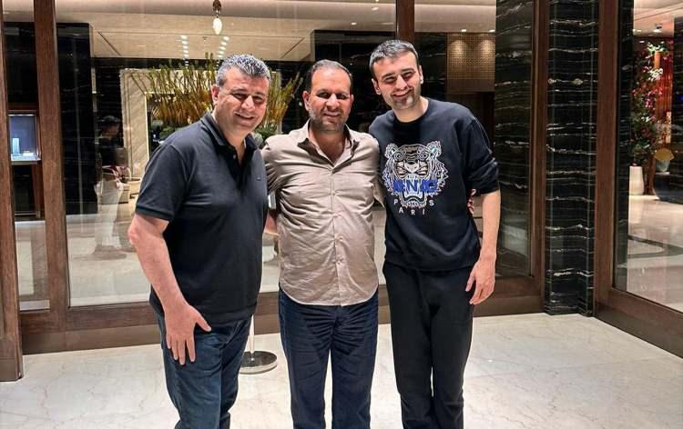 <p><strong>8- CZN BURAK</strong></p>
<p><strong>Ünlü Türk şef CZN Burak, babasıyla geçtiğimiz aylarda davalık olmuş ve şef babası tarafından dolandırıldığını öne sürmüştü. </strong></p>
<p> </p>