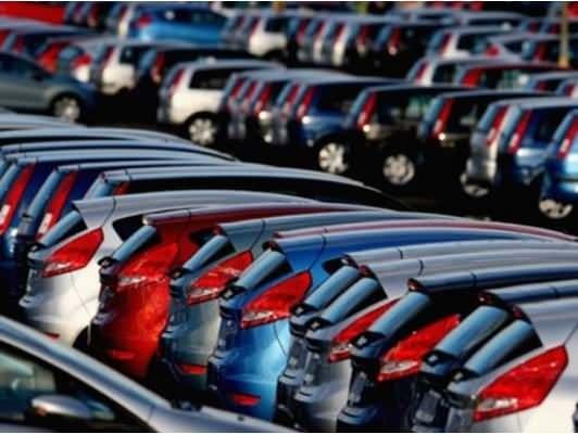 <p><strong>TİCARİLERDE DE HAREKET VAR</strong></p>
<p>Binek otomobillerdeki hareketin bir benzeri hafif ticari araçlarda da görülüyor. Yaklaşan okul sezonuyla birlikte ticari araç talebi arttı. Otomotiv firmaları ticari araçlara yönelik sıfır faizli kampanyalar yapıyor.</p>