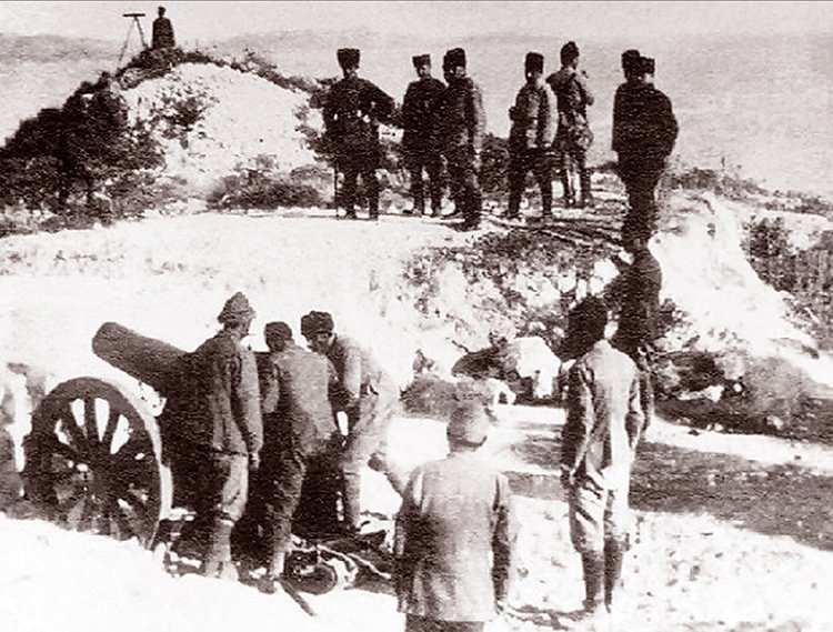 <p><strong><span style="color:#B22222">BELGE KURTULUŞ SAVAŞI'NIN ÖZETİ NİTELİĞİNDE</span></strong></p>

<p> </p>

<p>Mustafa Kemal telgrafında, Türk Ordusu'nun hızlı hücum harekatında, Yunanlara ait birçok cephane ve askeri mühimmat ele geçirdiği, Yunanların batıya ve kuzeye doğru perişan bir halde Batı Anadolu'dan kaçmaya zorlandığına ilişkin bilgilere de yer veriyor.</p>
