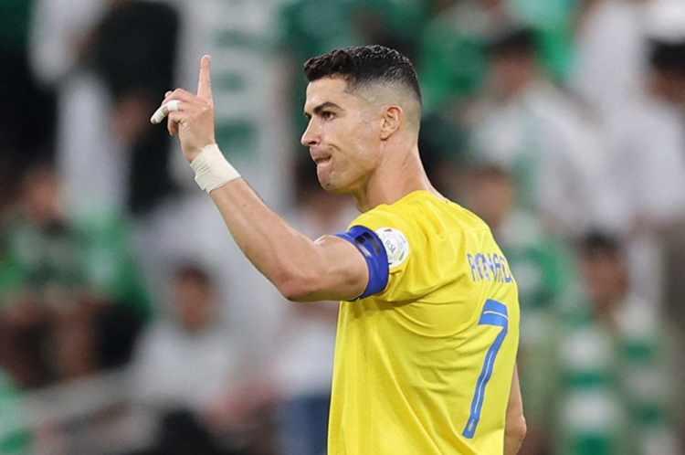 <p>2023 yılı başında Al-Nassr'ın yolunu tutan Cristiano Ronaldo, Suudi Arabistan ekibiyle 2.5 yıllık sözleşme imzalamıştı.</p>
