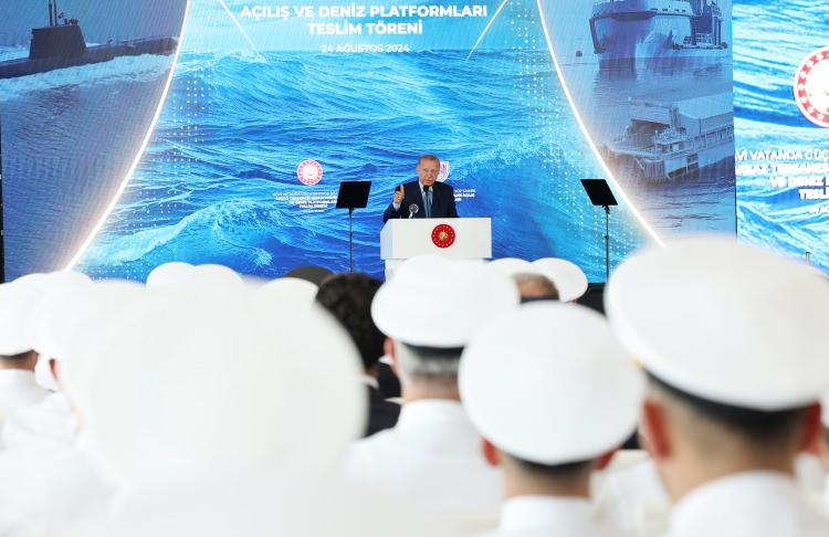 <p>Donanma, filodaki durumu hükümete ayrıntılı olarak açıklamış ve deniz gücünü korumak için bir öneri sunmuştur. Filonun on yılı aşkın süredir içinde bulunduğu 'bataklık' durumunun aşılması için yarım önlemler değil, siyasi kararlar alınması gerekmektedir.</p>

<p>​</p>
