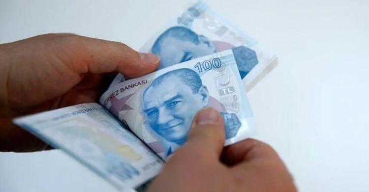 <p>Ev kadınlarına getirilecek sosyal güvence ve emeklilik hakkı anneler için daha avantajlı olacak. Çocuk sahibi olan ev kadınları isteğe bağlı sigorta yaptırdıklarında kendilerine verilecek prim desteğinin yanında erken emeklilik hakkına da kavuşmuş olacak.</p>

<p>Fiili hizmet zammı olarak belirtilen yıpranma sistemi ile çocuk sayısına göre hem prim katkısı hem de yaş şartında esneklik gerçekleşecek. Anneler için her yıl primlerine belli miktarda eklenme yapılacak. Burada kriter çocuk sayısı olacak.</p>
