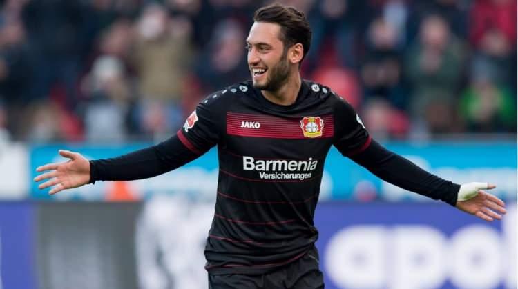 <p>4-) Hakan Çalhanoğlu - 2017/2018<br />
<br />
* Bayer Leverkusen > Milan<br />
<br />
* 23.3 milyon euro</p>