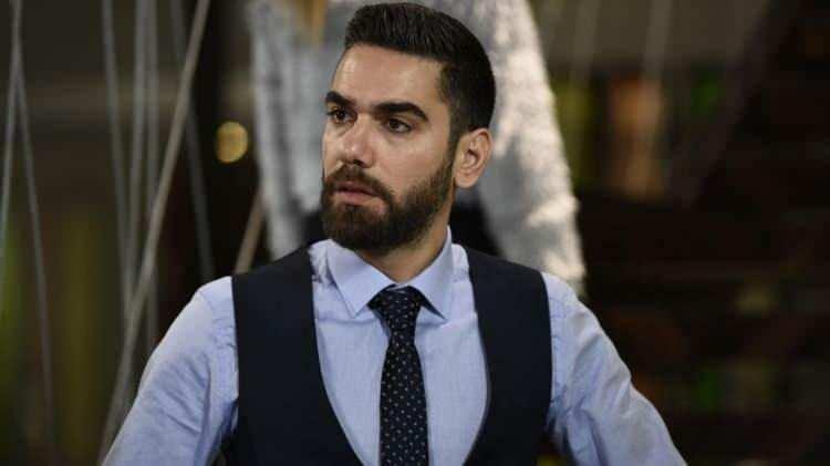 <p><strong>Kadir Doğulu: Abdülkadir Doğulu</strong></p>
<p> </p>