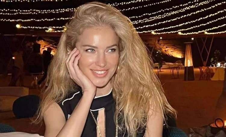 <p><strong>Burcu Esmersoy: Kamile Burcu Esmersoy</strong></p>
<p> </p>