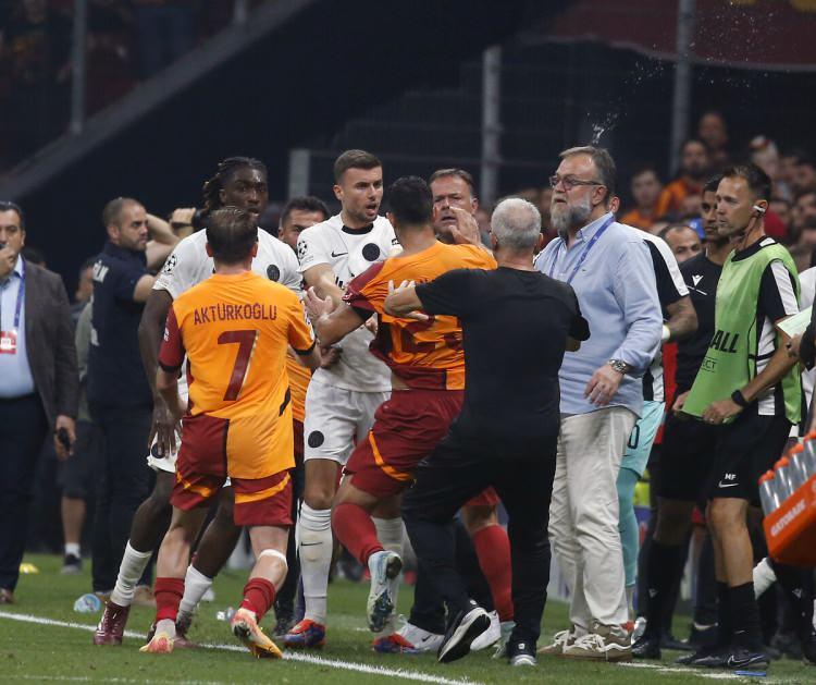 <p><strong>La Gazetta dello Sport:</strong> Şampiyonlar Ligi'nde sürpriz: Icardi'nin Galatasaray'ı Young Boys'a elendi.</p>
