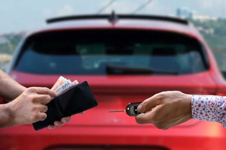 <p>Ticaret Bakanlığı tarafından hazırlanan "Motorlu Kara Taşıtlarının Ticareti Hakkında Yönetmelik" Resmi Gazete'de yayımlandı.<br />
</p>