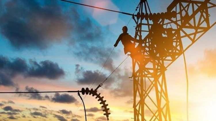 <p>1 Eylül Pazar günü arıza ve bakım çalışmaları nedeniyle yapılacak elektrik kesintilerini ALO 186 hattı üzerinden ya da AYEDAŞ ve BEDAŞ'ın planlı elektrik kesintileri sayfalarından öğrenebiliyoruz.</p>
