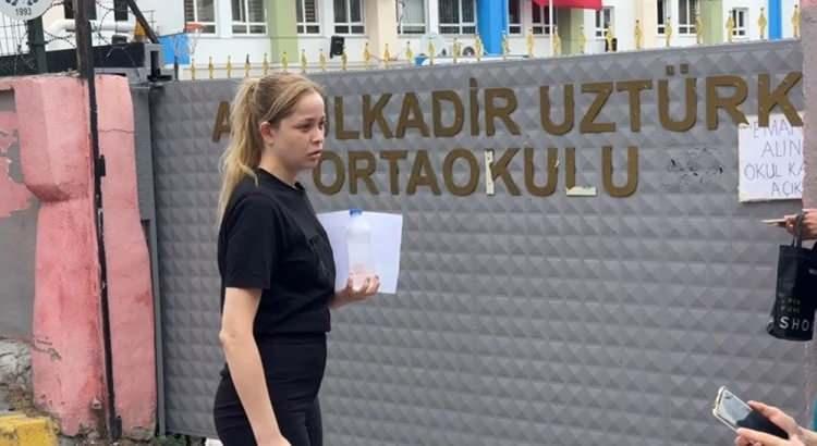 <p>Adresi karıştıran bir aday, önce Abdülkadir Uztürk Ortaokulu'na geldi. Görevliler tarafından yanlış okula geldiği söylenen aday, yakında bulunan diğer okula yönlendirildi. Ancak sınav saatini kaçıran aday içeri alınmadı.</p>

<p> </p>
