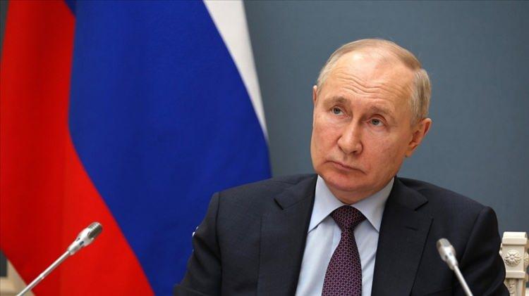 <p>Putin ayrıca, Moğolistan Parlamento Başkanı Dashzegviin Amarbayasgalan ve Başbakan Luvsannamsrain Oyun-Erdene ile görüşecek.</p>
