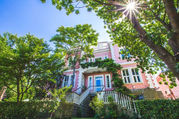 <p>Üsküdar Amerikan Lisesi</p>
<p> </p>
<p>955 bin 500 lira</p>