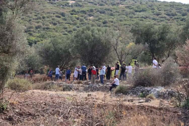 <p>İzmir'in Bornova ilçesi Altındağ Mahallesi'nde yaşayan 45 yaşındaki Vesim Şimşek, Çınar mevkisine yakın araziye getirdiği 4 çocuğuna tabancayla ateş etti.</p>

<p> </p>
