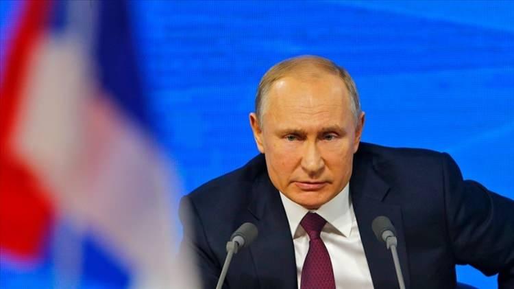 <p>Kremlin Sözcüsü Dmitriy Peskov, gazetecilere, Moğolistan'ın Putin hakkında yakalama kararı çıkaran UCM'ye üye olmasının Kremlin'de endişe yaratıp yaratmadığı yönündeki soruya, <strong>"Endişemiz yok. Moğol dostlar ile güzel diyaloğumuz var. Ziyaretin tüm unsurları hazırlandı." </strong>dedi.</p>
