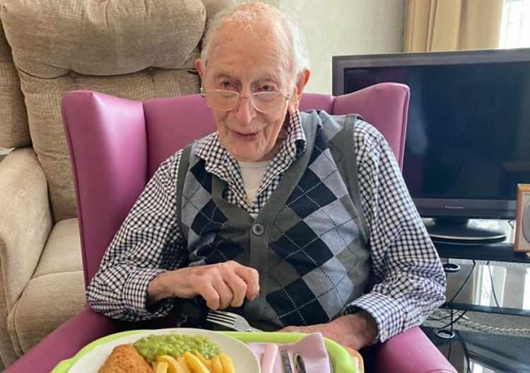 <p>&Ccedil;ocukluk zamanlarına g&ouml;re d&uuml;nyanın değişimini yorumlaması istenen John, şunları s&ouml;yl&uuml;yor:</p>

<p>"Bence daha iyi değil, ya da bazı konularda iyi olsa da bazılarında daha k&ouml;t&uuml;."</p>
