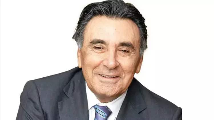 <p>1998 yılı Aydın Doğan</p>

<p> </p>
