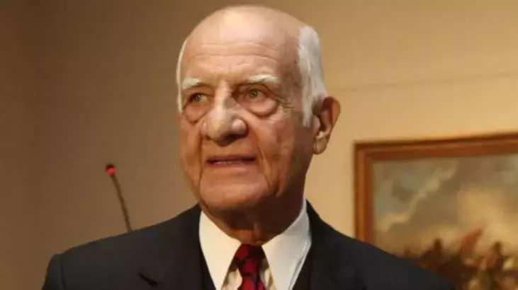 <p>1991 yılı İnan Kıraç</p>

<p> </p>
