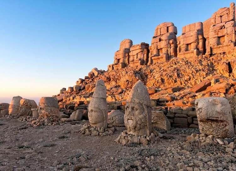 <p><strong>Adıyaman</strong></p>
<p> </p>
<p><strong>Aldığı göç sayısı: 23 294 kişi</strong></p>