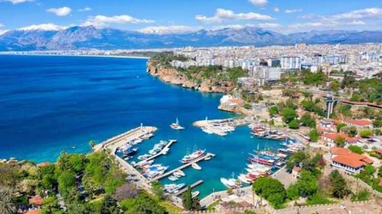<p><strong>Antalya</strong></p>
<p> </p>
<p><strong>Aldığı göç sayısı: 118 356 kişi</strong></p>