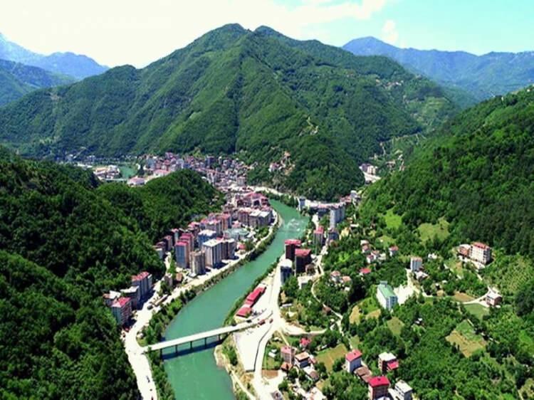 <p><strong>Artvin</strong></p>
<p> </p>
<p><strong>Aldığı göç sayısı: 13 425 kişi</strong></p>