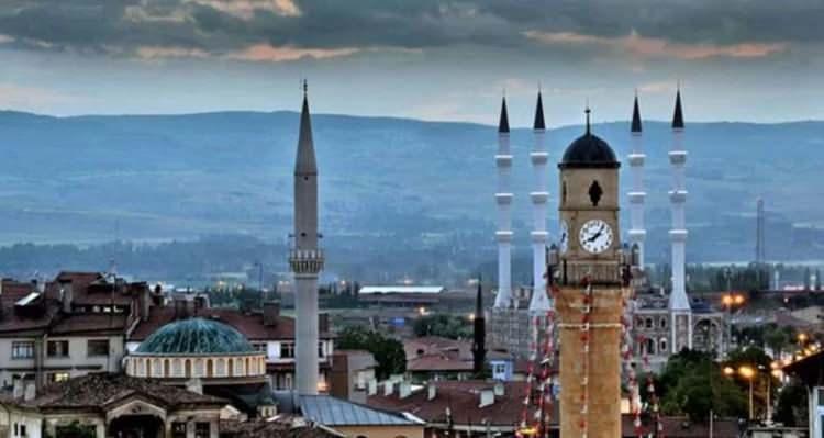 <p><strong>Çorum</strong></p>

<p> </p>

<p><strong>Aldığı göç sayısı: 27 902 kişi</strong></p>
