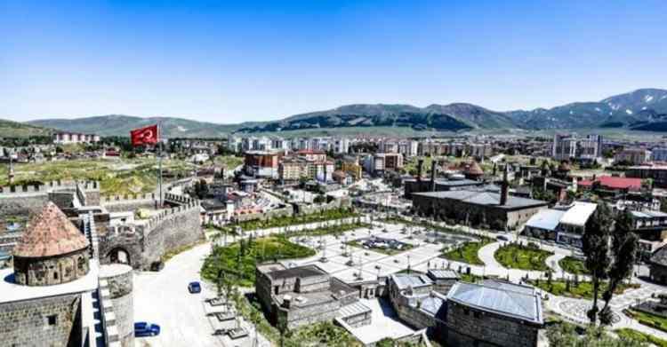 <p><strong>Erzurum</strong></p>
<p> </p>
<p><strong>Aldığı göç sayısı: 34 129 kişi</strong></p>