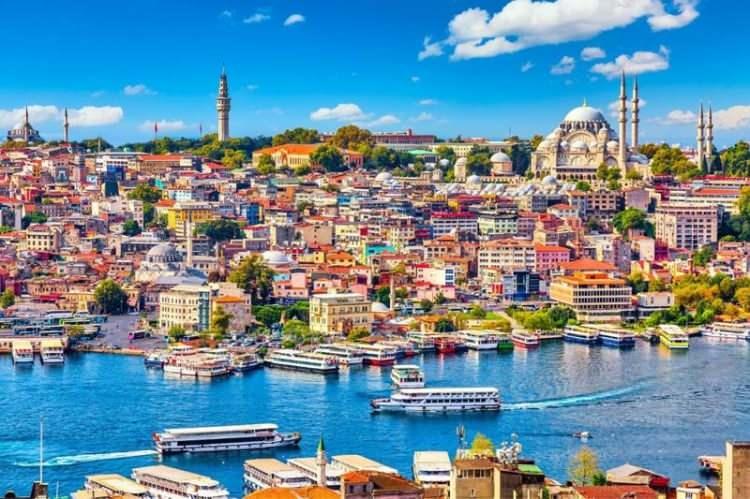 <p><strong>İstanbul</strong></p>
<p> </p>
<p><strong>Aldığı göç sayısı: 412 707 kişi</strong></p>