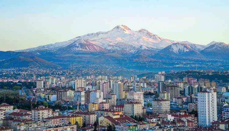 <p><strong>Kayseri</strong></p>
<p> </p>
<p><strong>Aldığı göç sayısı: 47 180 kişi</strong></p>