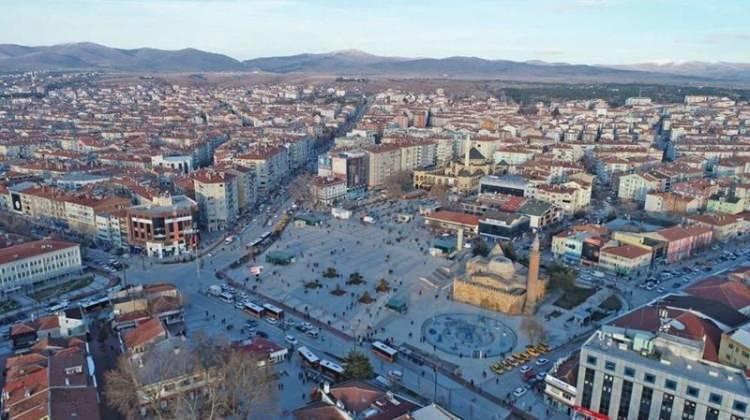 <p><strong>Kırşehir</strong></p>
<p> </p>
<p><strong>Aldığı göç sayısı: 16 475 kişi</strong></p>